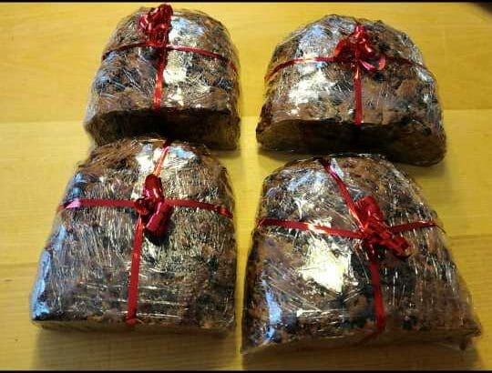 Hausgemachtes Kletzenbrot auf Wunsch auch mit Marzipanauch Versand möglich