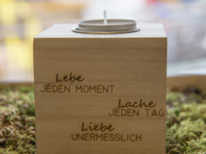 Teelichthalter Lebe Liebe Lache